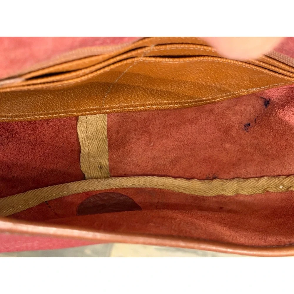 Dooney & Bourke Vintage All Weather Leather Crossbody Saddle Bag Burgundy Purse - Picture 8 of 14